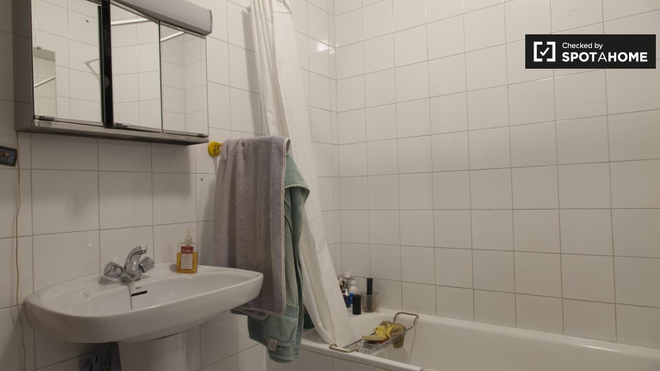 Double room Madrid, 2 beds, 120m² — photo 18