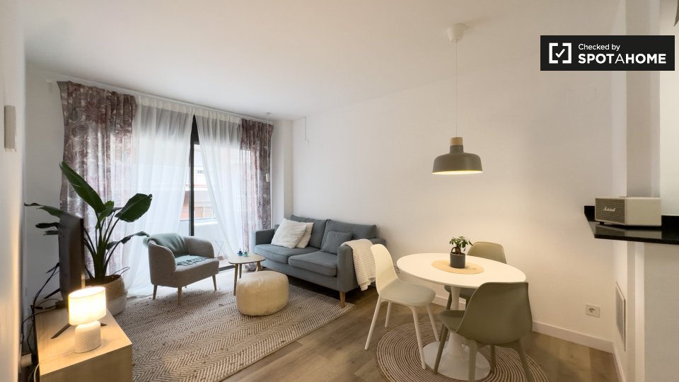 Apartment Barcelona, 2 beds, 62m² — photo 16
