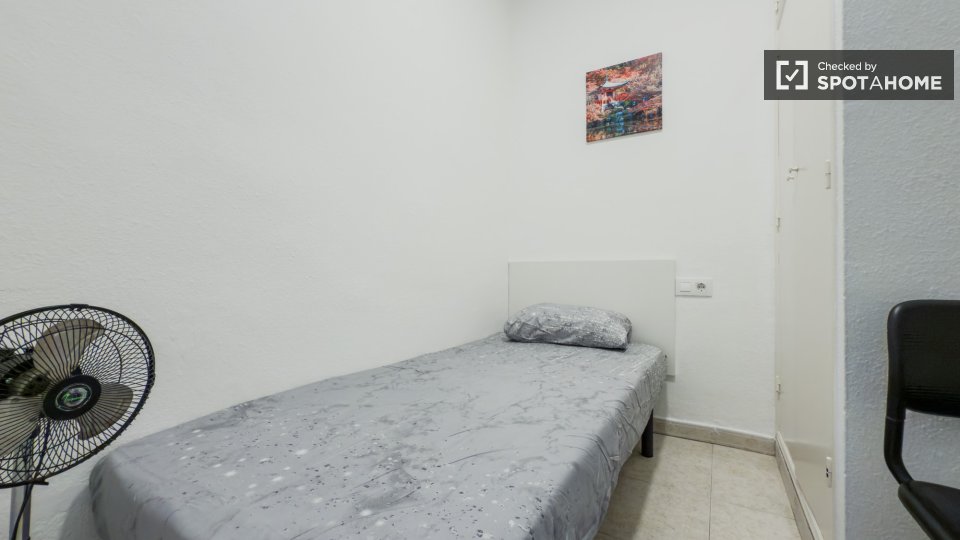 Double room Barcelona, 2 beds — photo 22