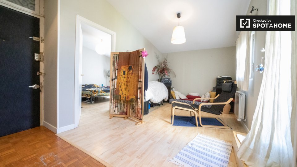 Double room Madrid, 5 beds, 150m² — photo 10