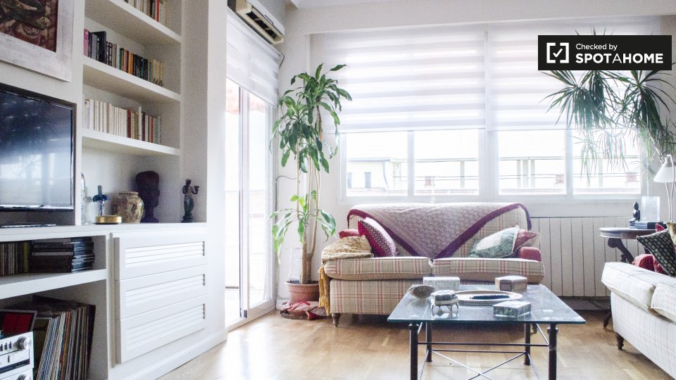 Apartment Madrid, 2 beds, 75m² — photo 2