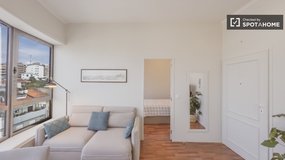Apartment Porto, 1 bed, 40m² — photo 1