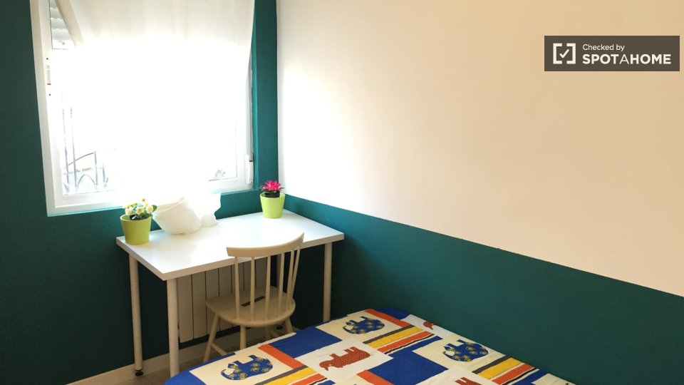Double room Madrid, 7 beds, 120m² — photo 21