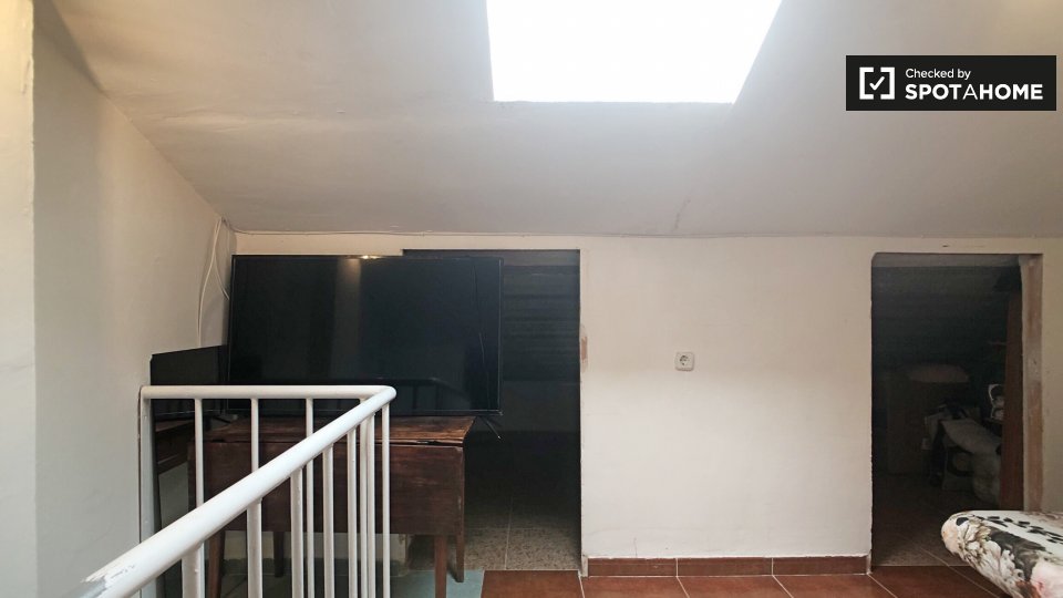 Double room Madrid, 3 beds, 160m² — photo 18