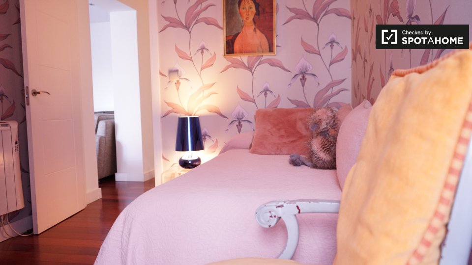 Double room Madrid, 2 beds, 90m² — photo 1