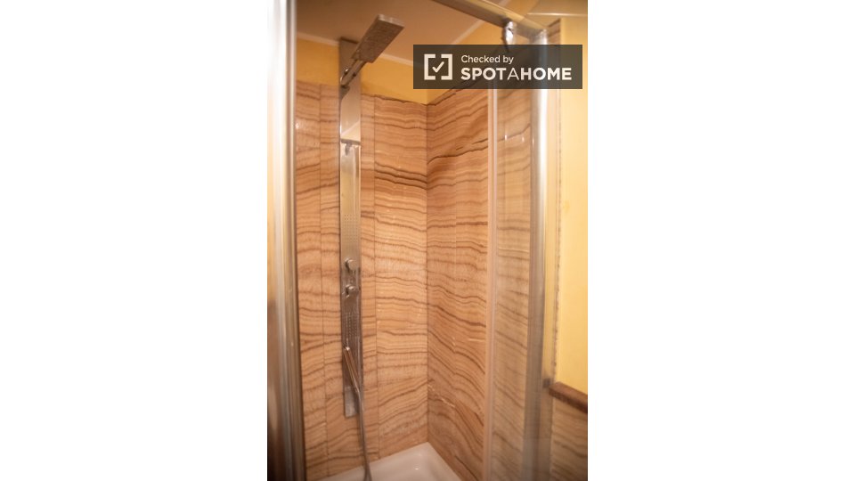Double room Rome, 3 beds — photo 66