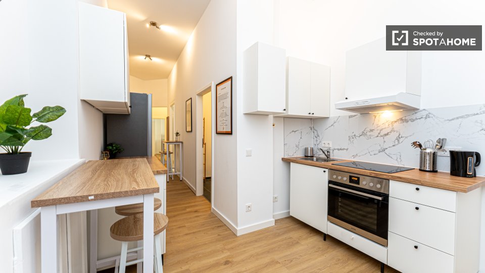 Double room Berlin, 8 beds, 136m² — photo 14
