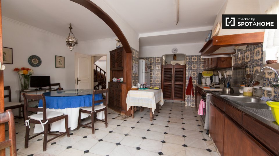 Double room Lisbon, 7 beds — photo 29