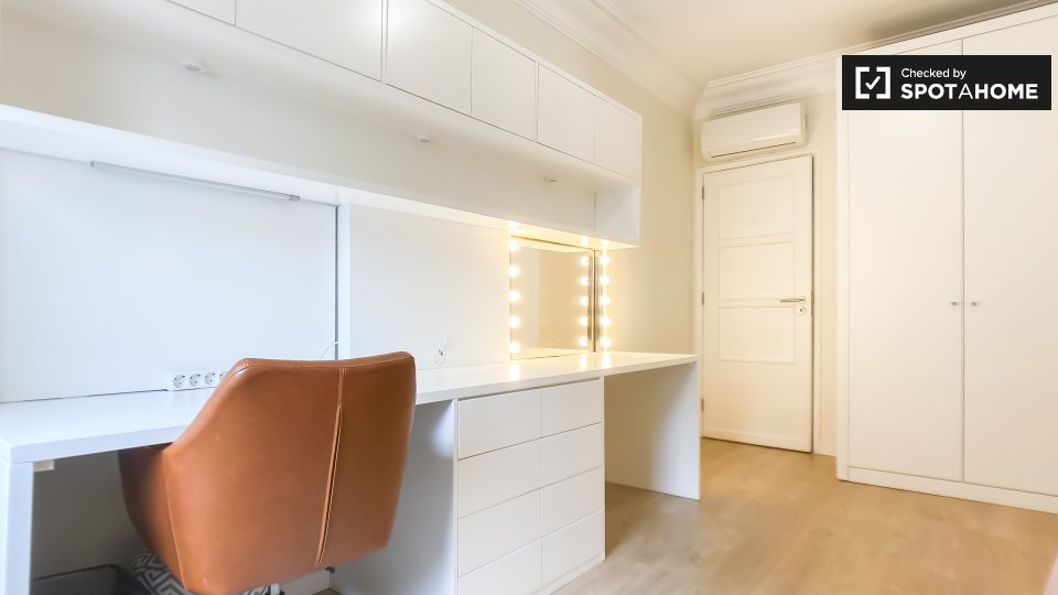Double room Lisbon, 4 beds, 240m² — photo 3