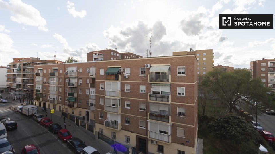 Double room Madrid, 3 beds, 65m² — photo 19