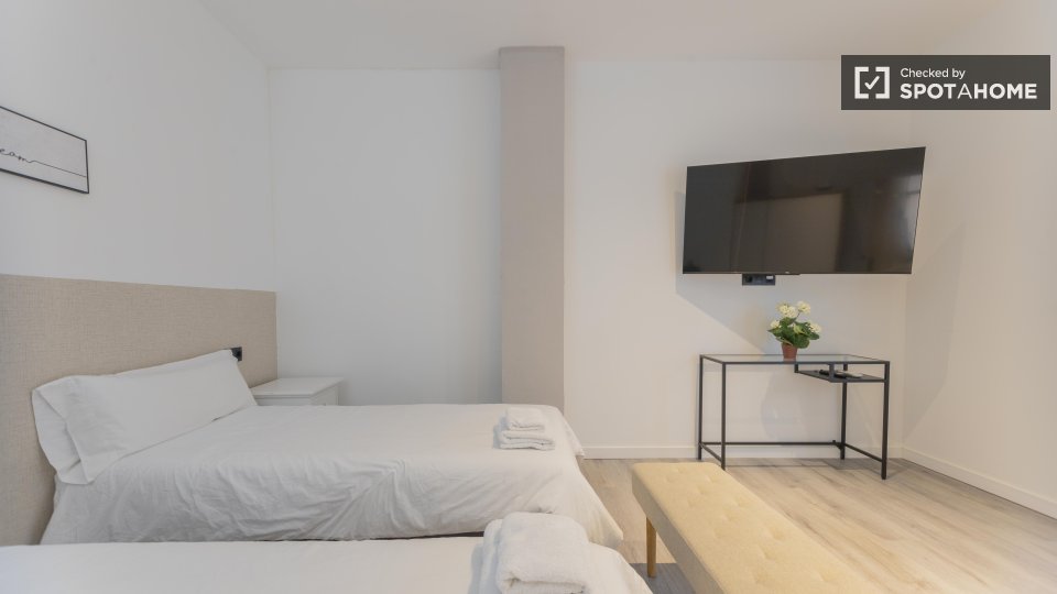 Apartment Valencia, 2 beds, 129m² — photo 18