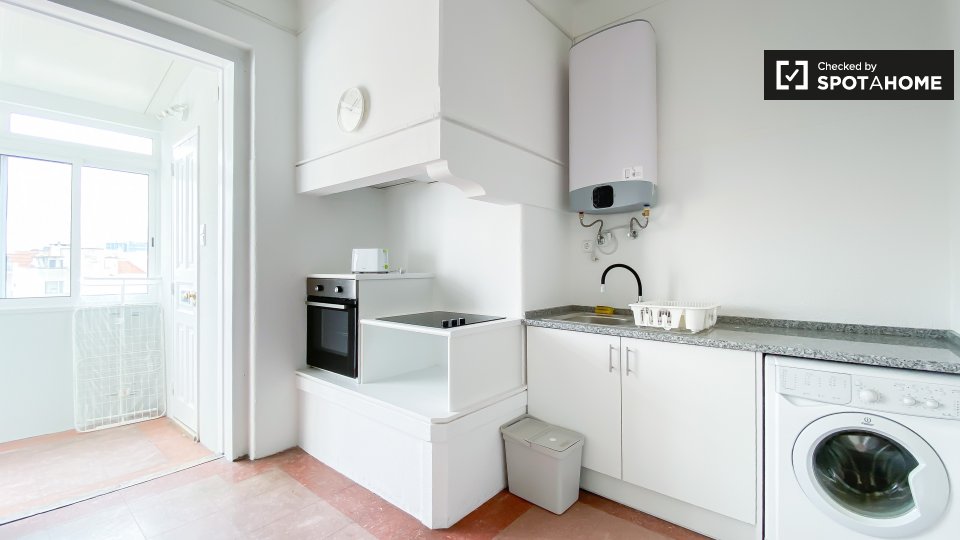 Double room Lisbon, 7 beds, 130m² — photo 8