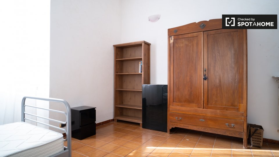 Double room Rome, 3 beds, 75m² — photo 4