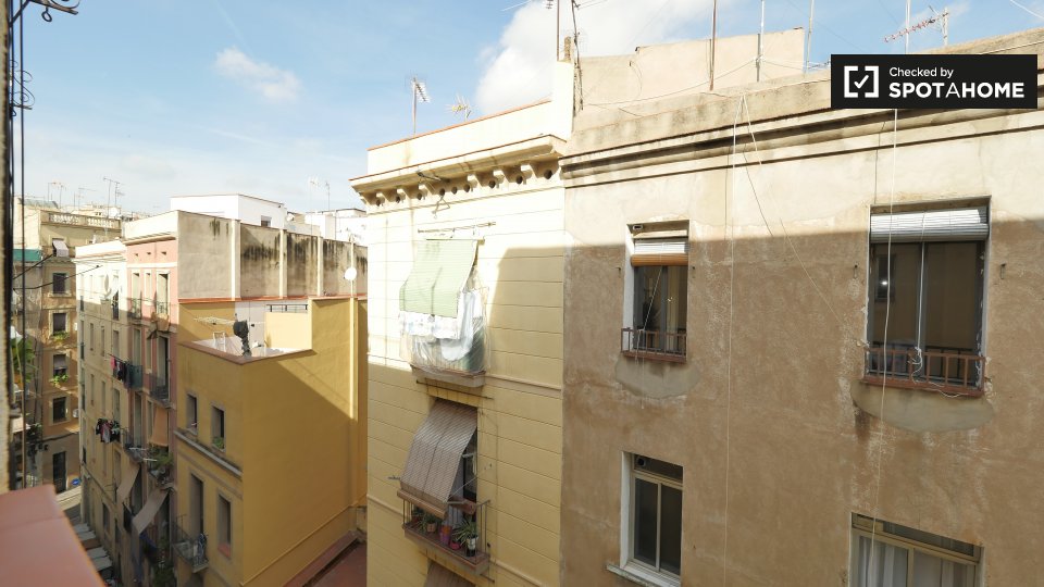 Double room Barcelona, 3 beds — photo 4