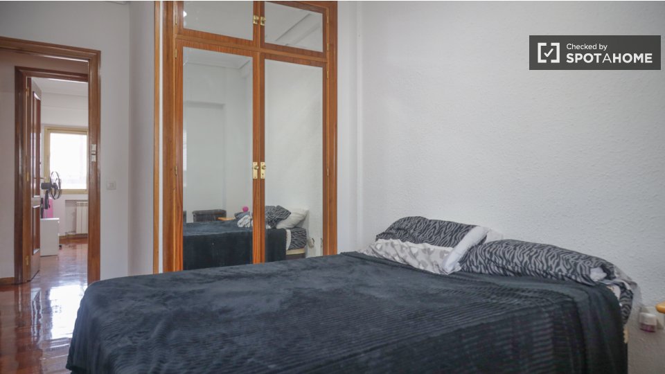 Double room Madrid, 4 beds — photo 18