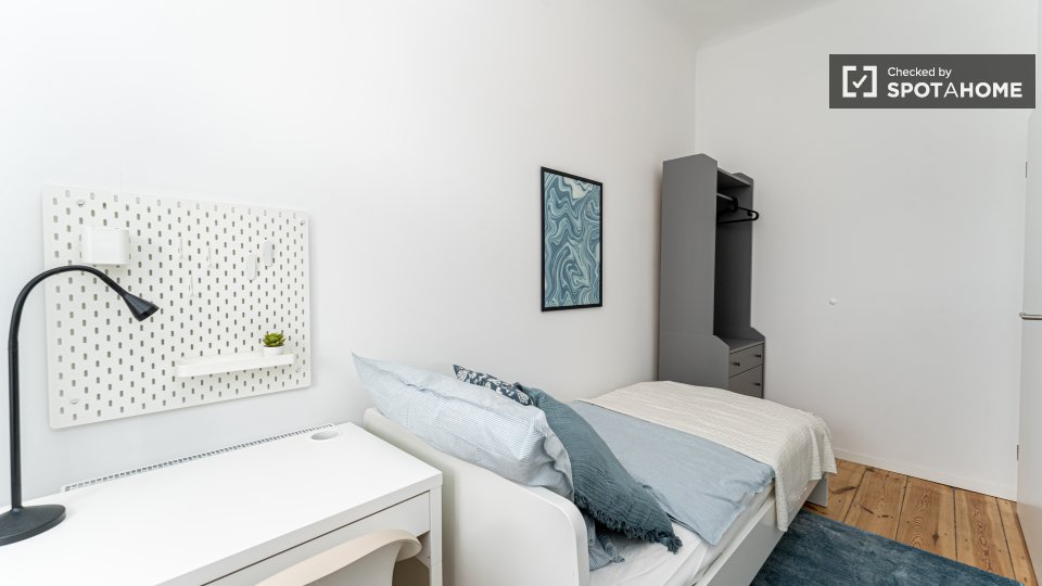 Double room Berlin, 5 beds, 79m² — photo 6