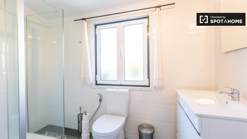 Double room Lisbon, 4 beds, 180m² — photo 7