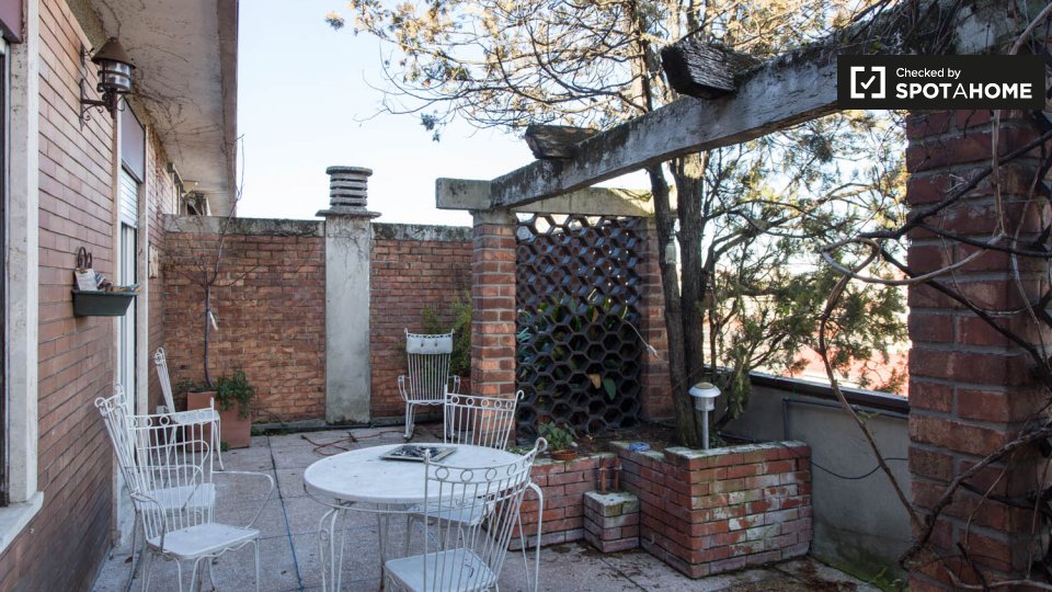 Double room Milan, 2 beds — photo 17