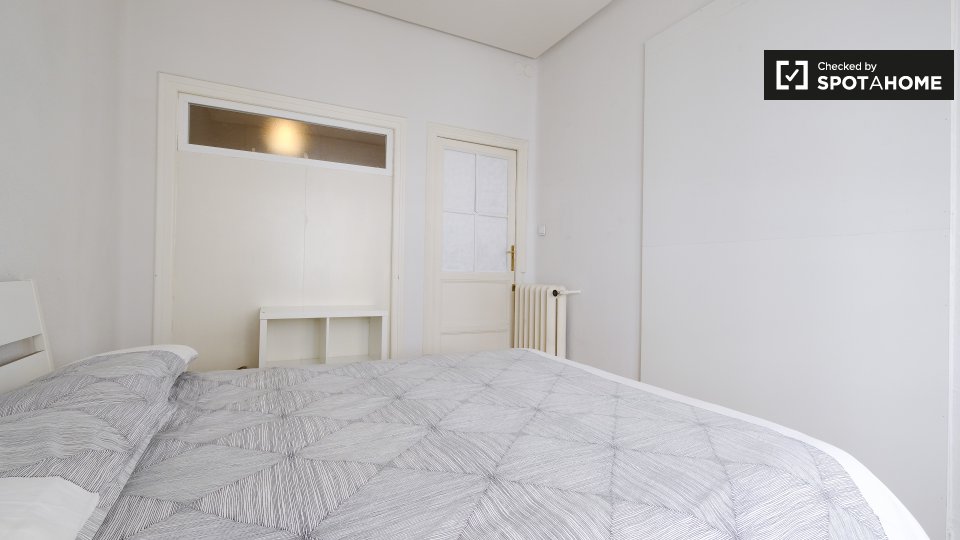 Double room Madrid, 4 beds, 110m² — photo 2