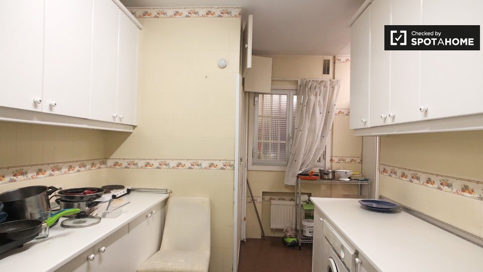 Double room Madrid, 12 beds — photo 19