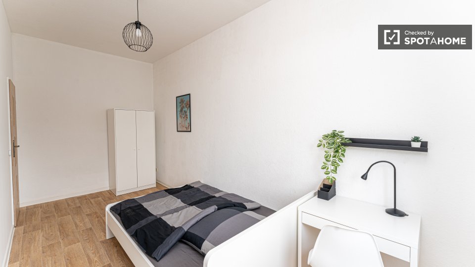 Double room Berlin, 5 beds, 84m² — photo 4