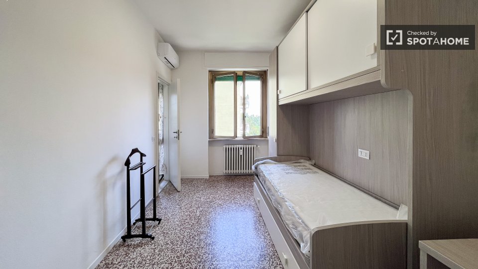 Double room Milan, 3 beds — photo 10