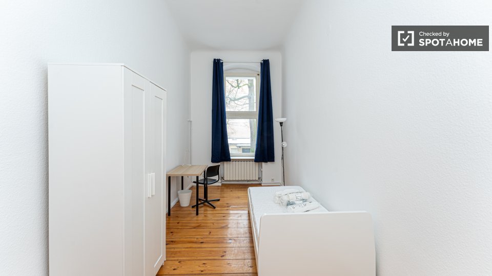 Double room Berlin, 5 beds, 104m² — photo 7
