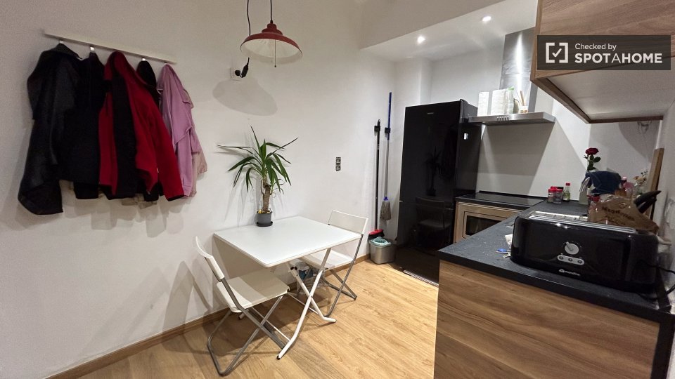 Apartment Barcelona, 2 beds — photo 1