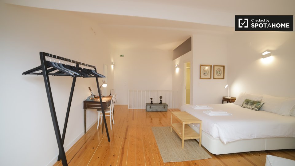 Apartment Lisbon, 1 bed, 75m² — photo 9