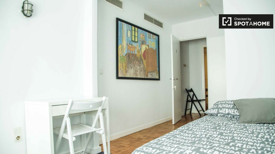 Double room Valencia, 6 beds, 140m² — photo 3