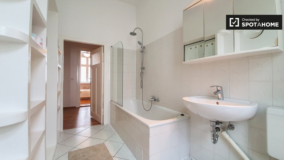 Double room Berlin, 4 beds, 92m² — photo 19