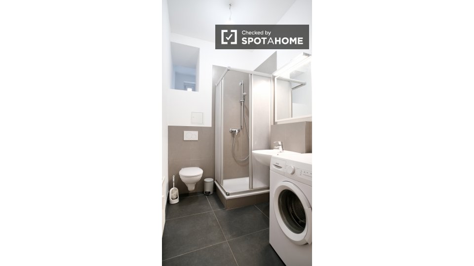 Double room Berlin, 2 beds, 53m² — photo 9