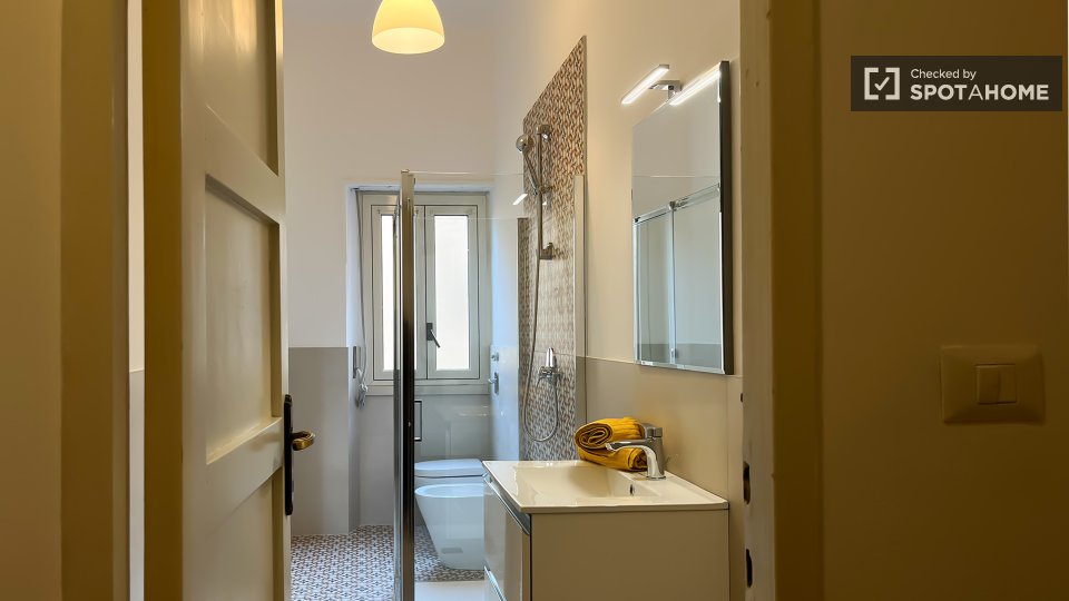 Double room Milan, 5 beds — photo 5