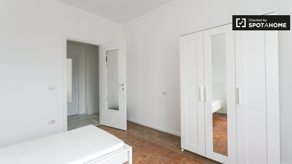 Double room Milan, 3 beds, 75m² — photo 5