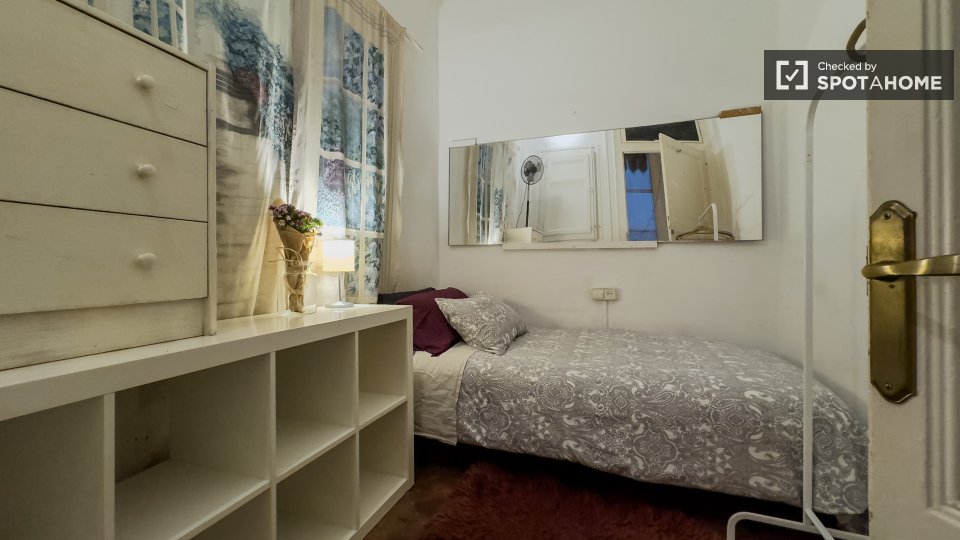 Double room Barcelona, 5 beds — photo 11