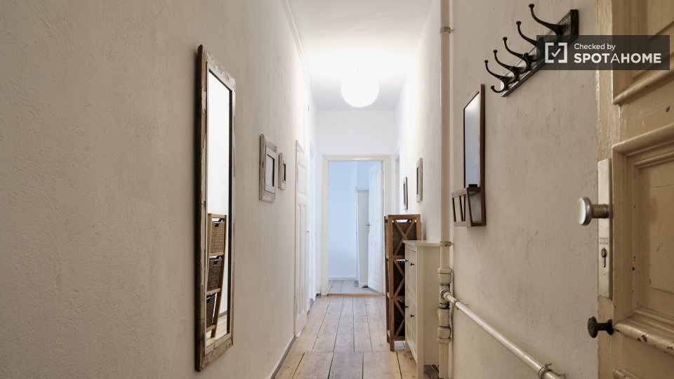Double room Berlin, 2 beds, 53m² — photo 10