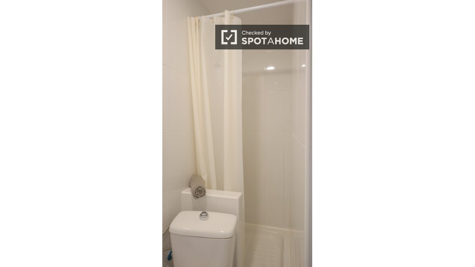 Double room Madrid, 4 beds, 70m² — photo 4