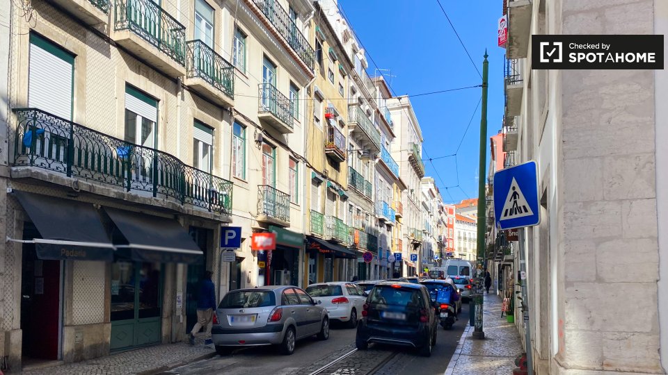 Apartment Lisbon, 1 bed, 63m² — photo 3