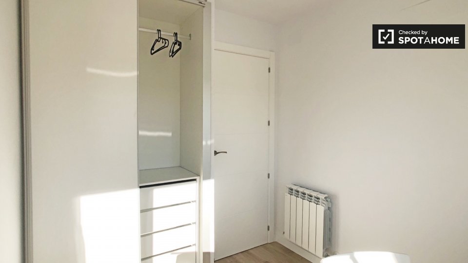 Double room Madrid, 2 beds, 60m² — photo 11