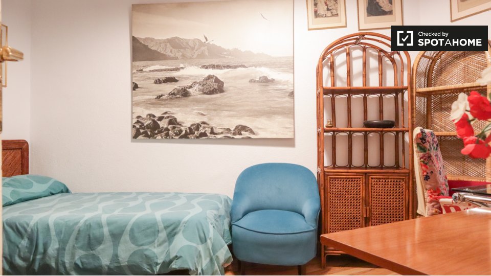 Double room Madrid, 4 beds, 160m² — photo 1