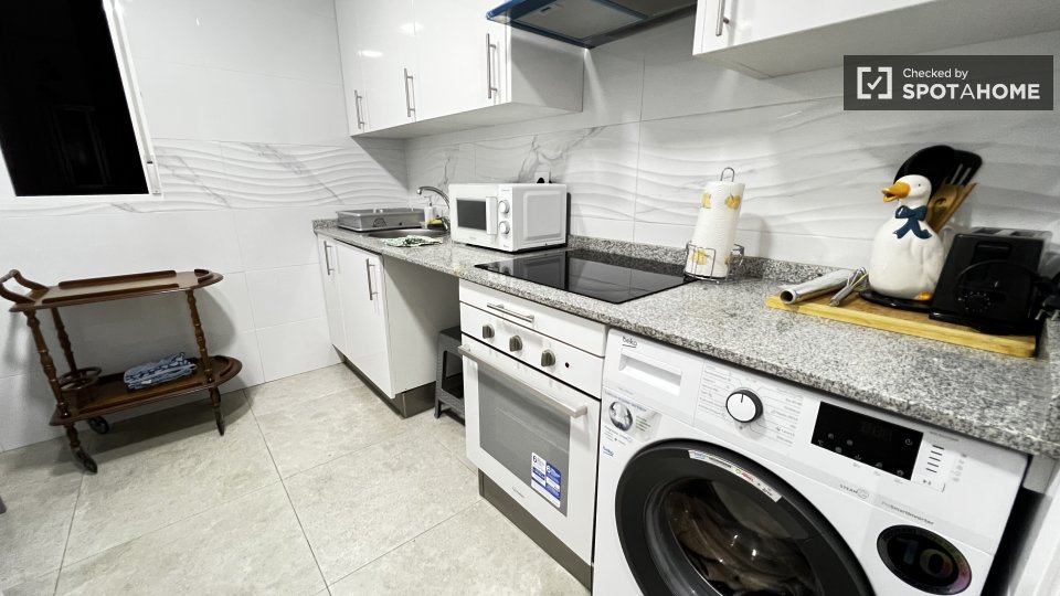 Double room Valencia, 4 beds, 90m² — photo 3
