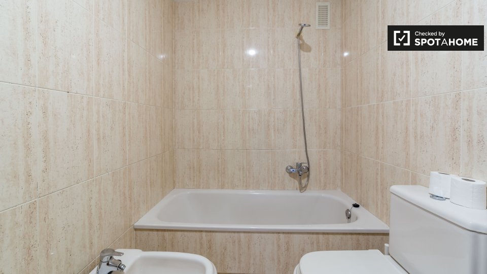 Double room Valencia, 5 beds, 95m² — photo 6