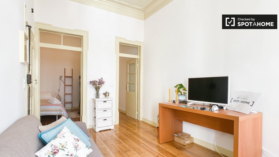 Double room Lisbon, 2 beds, 65m² — photo 6