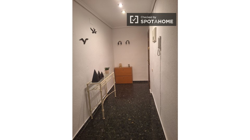 Double room Valencia, 5 beds, 110m² — photo 32