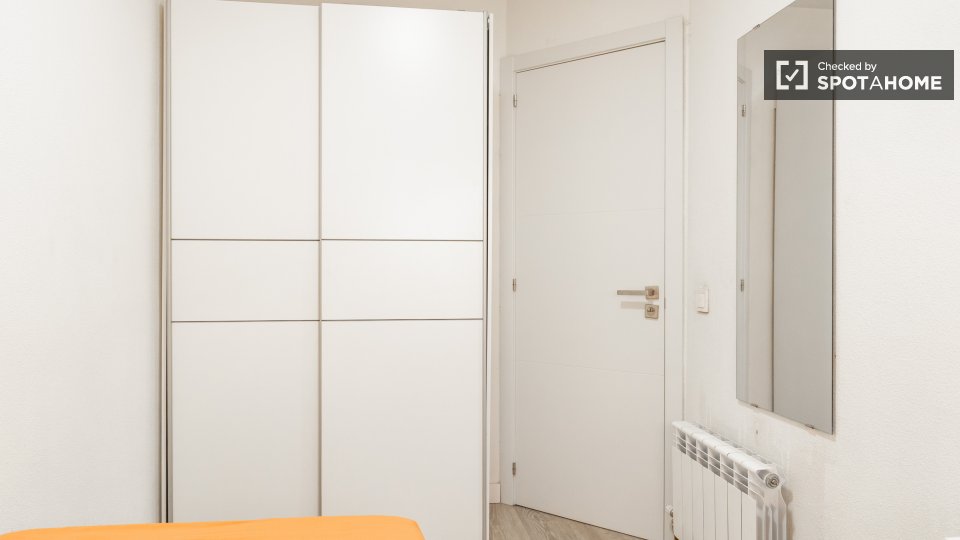 Double room Madrid, 5 beds, 101m² — photo 66