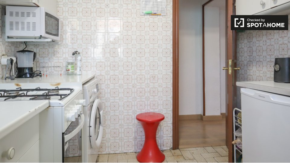 Double room Madrid, 4 beds — photo 15