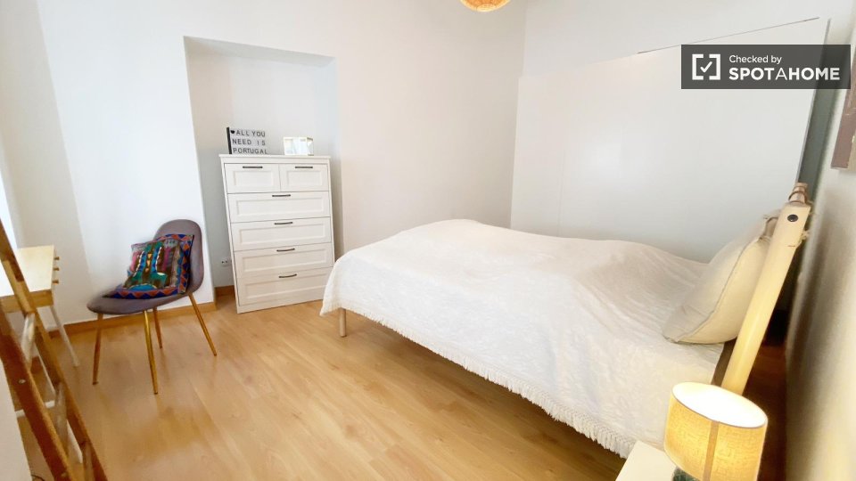 Double room Lisbon, 2 beds, 80m² — photo 45