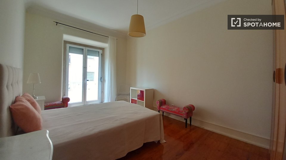 Apartment Lisbon, 3 beds, 120m² — photo 17