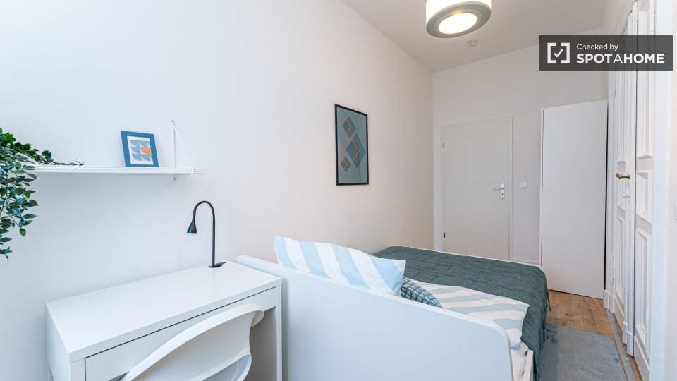 Double room Berlin, 5 beds, 98m² — photo 18