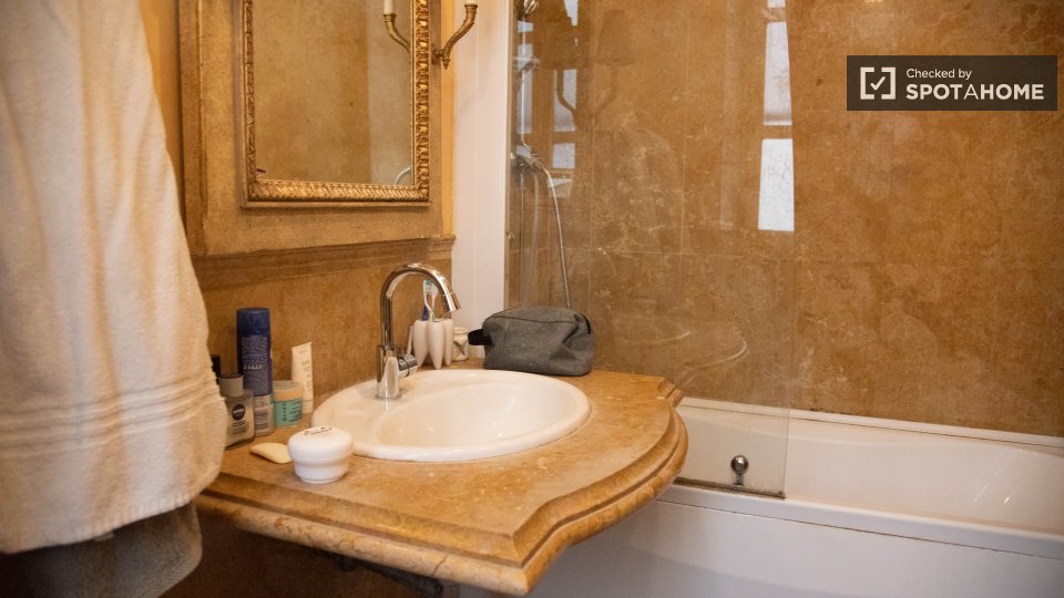 Double room Rome, 3 beds — photo 62
